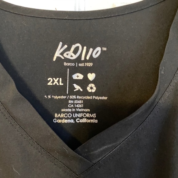 Scrub top. - Picture 2 of 2